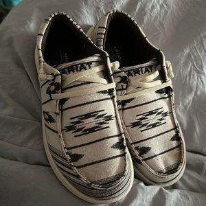 Women’s Ariats Aztec shoes